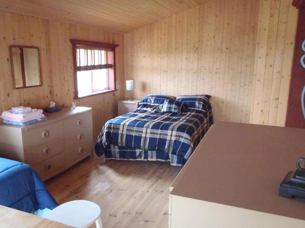 Gite La Maison Chez J.P. Bed And Breakfast Havre Aux Maisons Kamer foto